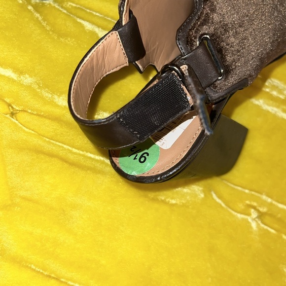 Calvin Klein Size 9.5 Brown Velour Peep Toe Block Heels - Picture 5 of 11